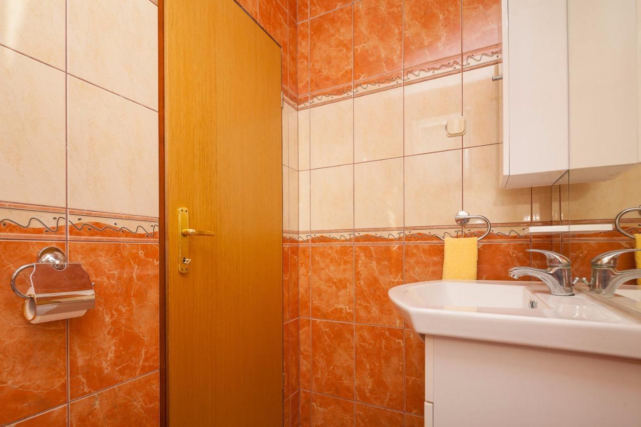 Spacious Apartment With Parking&Garden Marčana Exterior foto