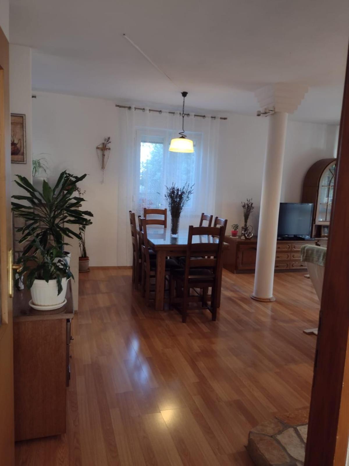Spacious Apartment With Parking&Garden Marčana Habitación foto